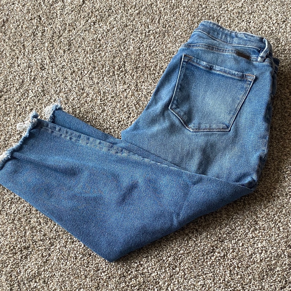 Stylish Distressed Cropped Blue Jeans G - Picture 2 of 2